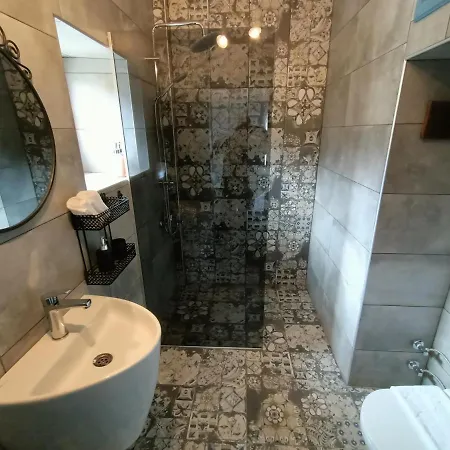 Bed & Breakfast Puli Stone